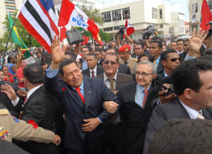 Hugo Chavez e Jackson Lago, antes de ser deposto do governo do Maranhão